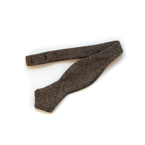 Bow Tie in Brown Houndstooth English Wool