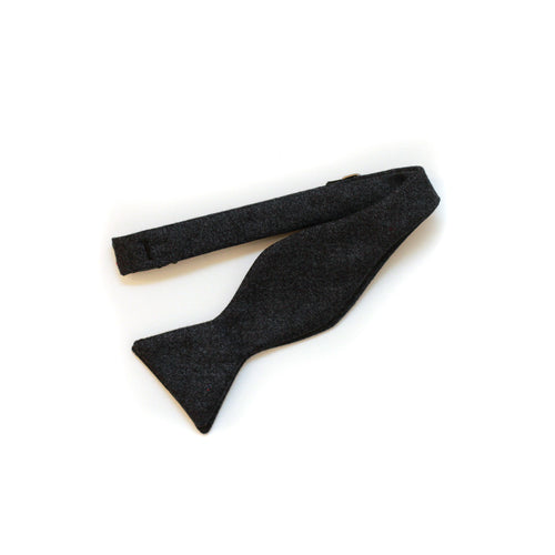 Bow Tie in Heathered Midnight Navy