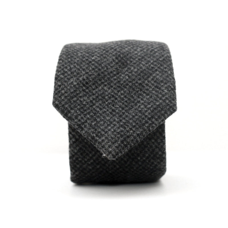 Neck Tie in Charcoal Houndstooth English Wool